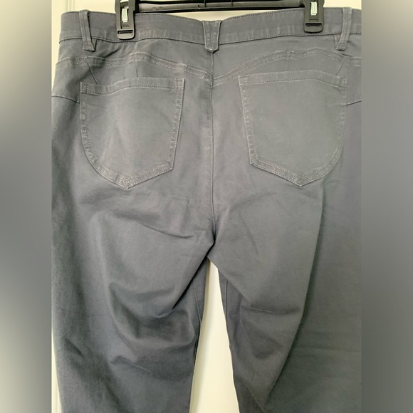 NWOT Democracy Ab Solution Capri Skinny Pants Size 16 - Picture 2 of 4